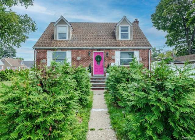 Property at 541 Bedford Ave, Uniondale, NY 11553, 4 beds, 2 baths
