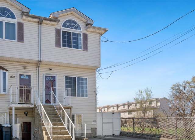 Property at 10 Noah Ct, Staten Island, NY 10303, 3 beds, 2.5 baths