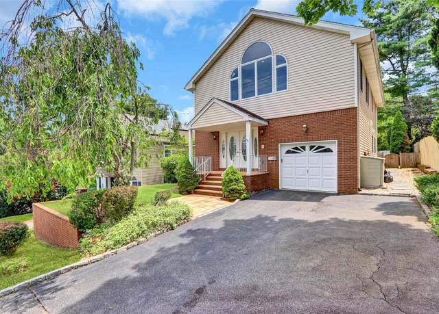 Property at 17 Singworth St, Oyster Bay, NY 11771, 4 beds, 2 baths