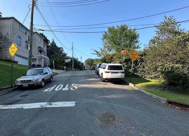 Property at 1 Douglas Ct, Staten Island, NY