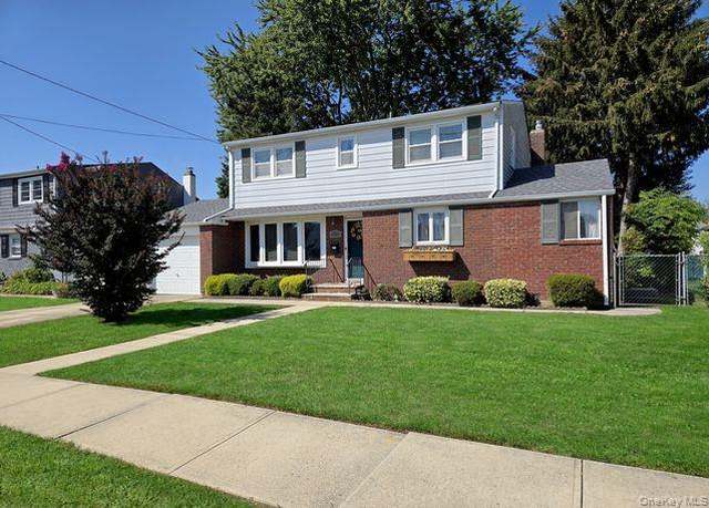 Property at 208 Eastlake Ave, Massapequa Park, NY 11762, 5 beds, 2 baths