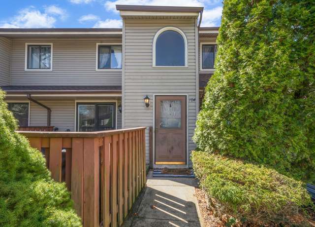 Property at 784 Hilltop Ct, Coram, NY 11727, 3 beds, 2.5 baths