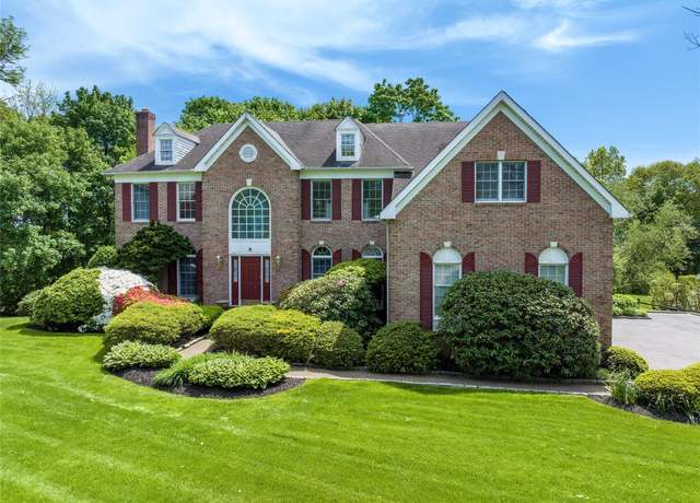 Property at 8 Paddock Rd, White Plains, NY 10605, 4 beds, 3.5 baths