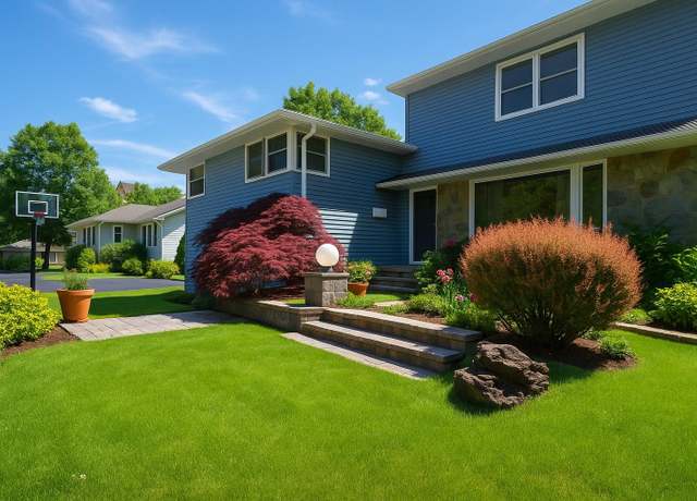 Property at 194 Birchwood Park Dr, Jericho, NY 11753, 6 beds, 4 baths