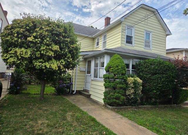 Property at 221 Lincoln Ave, Mineola, NY 11501, 3 beds, 2 baths