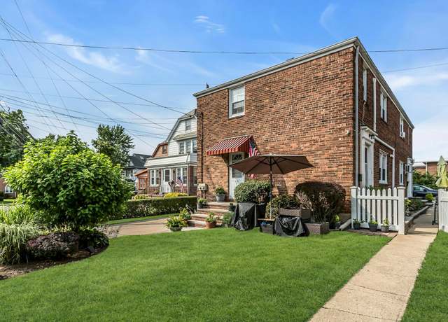 Property at 53 Carnation Ave, Floral Park, NY 11001, 4 beds, 4 baths