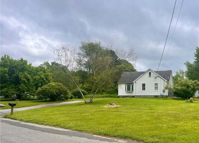 Property at 19 Bennett Rd, Poughkeepsie, NY 12601, 6 beds, 3.5 baths