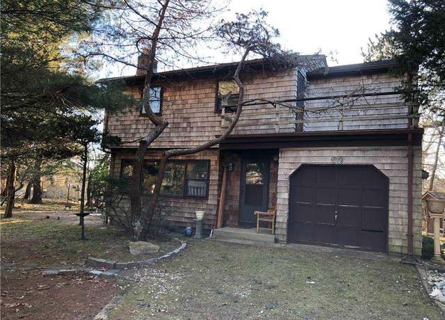 Property at 49 Shrubland Rd, Southampton, NY 11968, 3 beds, 1.5 baths