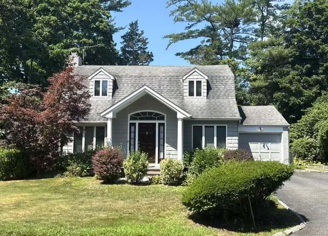 Property at 95 Oakdale Ln, East Hills, NY 11577, 3 beds, 3.5 baths