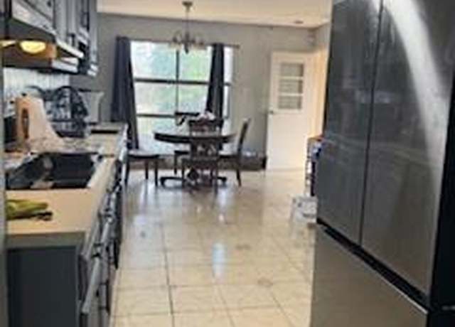 Property at 436 Berrywood Ct, West Hempstead, NY 11552, 3 beds, 3.5 baths