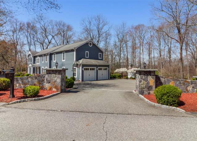 Property at 31 Farm Lake Ct, Carmel, NY 10512, 4 beds, 3.5 baths