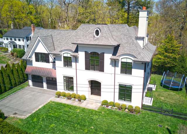 Property at 23 Glen Eagles Dr, Larchmont, NY 10538, 5 beds, 4.5 baths