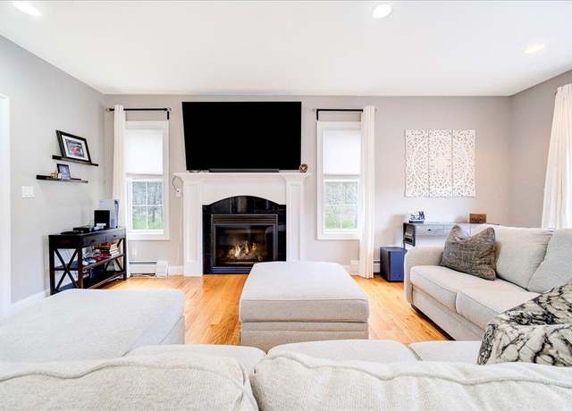 Property at 11 Saddle Hill Rd, Chester, NY 10918, 4 beds, 4 baths