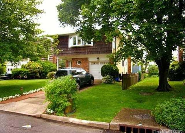 Property at 3430 Colony Dr, Baldwin Harbor, NY 11510, 5 beds, 2 baths