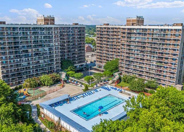 Property at 152-18 Union Tpke Unit 4G, Flushing, NY 11367, 2 beds, 2 baths