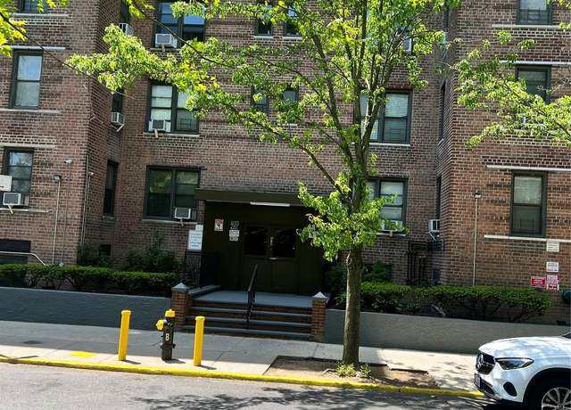 Property at 88-30 182nd St Unit 6F, Hollis, NY 11423, 1 bath