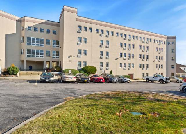 Property at 280 Lowndes Ave #208, Huntington Station, NY 11746, 1 bed, 1 bath