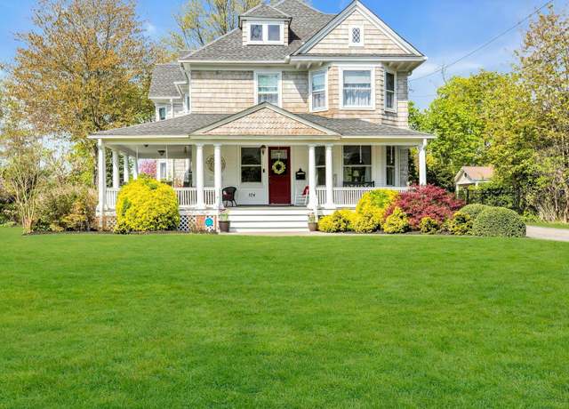 Property at 124 Handsome Ave, Sayville, NY 11782, 4 beds, 2.5 baths