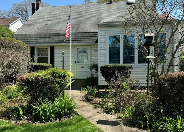 Property at 146 Deepdale Pkwy, Albertson, NY 11507, 3 beds, 1 bath