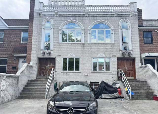 Property at 20-44 26 St, Long Island City, NY 11105, 4 beds, 3 baths