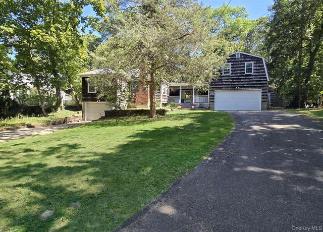 Property at 7 Woodhull Landing Rd, Sound Beach, NY 11789, 4 beds, 1 bath