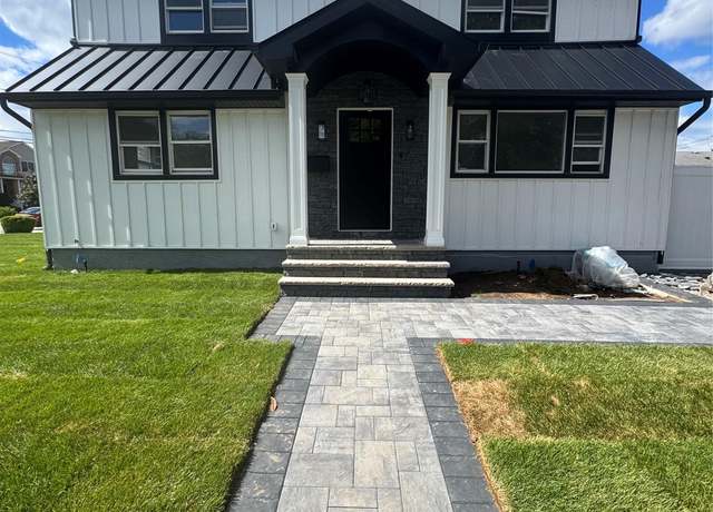Property at 1541 Midian St, North Merrick, NY 11566, 5 beds, 3 baths