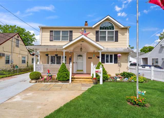 Property at 2500 Mermaid Ave, Wantagh, NY 11793, 3 beds, 2 baths