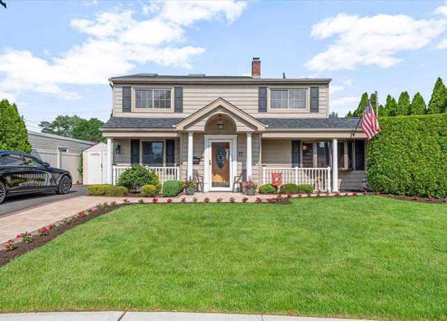 Property at 17 Acorn Ln, Levittown, NY 11756, 3 beds, 3 baths