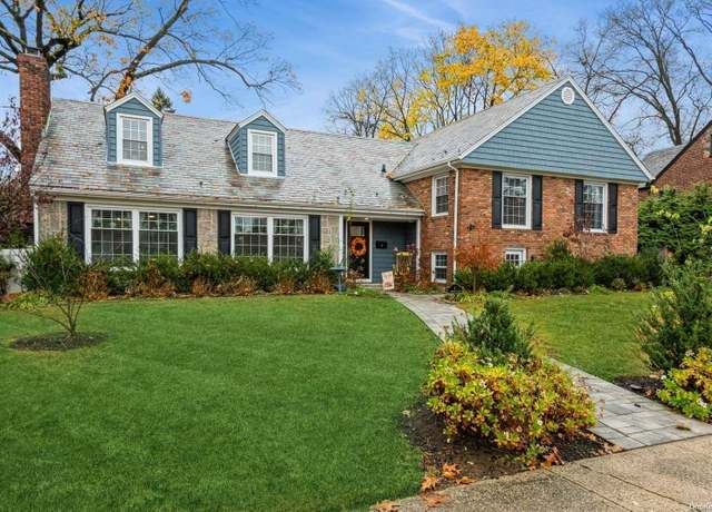 Property at 1 Arrandale Rd, Rockville Centre, NY 11570, 5 beds, 3.5 baths