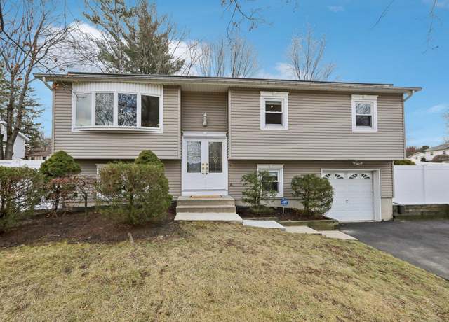 Property at 3 Gleason Dr, Haverstraw, NY 10984, 4 beds, 1.5 baths