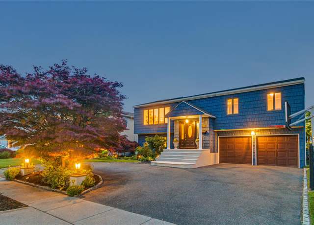 Property at 3123 Lydia Ln, Bellmore, NY 11710, 4 beds, 2.5 baths