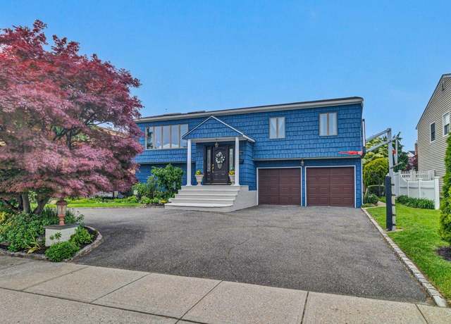 Property at 3123 Lydia Ln, Bellmore, NY 11710, 4 beds, 2.5 baths