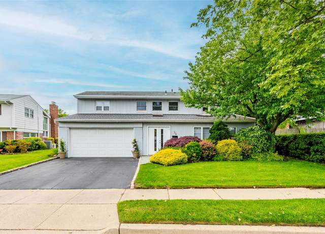 Property at 36 Randy Ln, Plainview, NY 11803, 4 beds, 2.5 baths