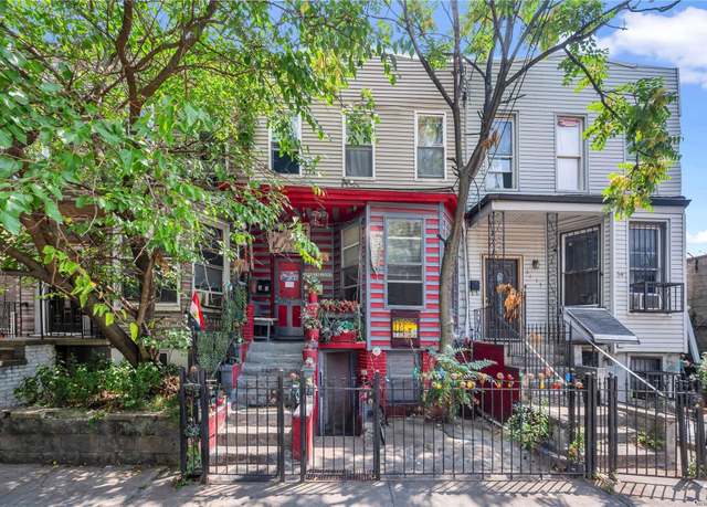 Property at 31-13 12th St, Astoria, NY 11106, 5 beds, 3 baths