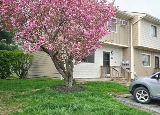 Property at 5901 Chelsea Cv N, Hopewell Junction, NY 12533, 2 beds, 1.5 baths