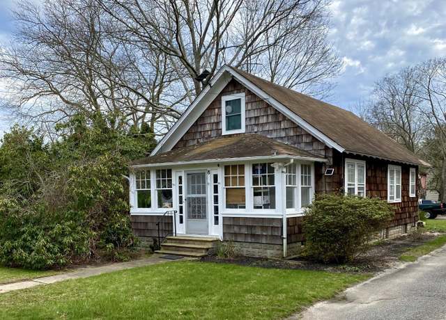 Property at 8 Walker Ave, East Quogue, NY 11942, 2 beds, 1 bath