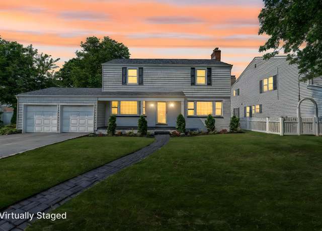Property at 7 Rutland Ave, Rockville Centre, NY 11570, 3 beds, 2.5 baths