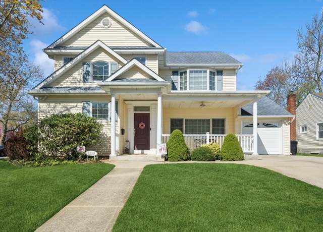 Property at 1334 Martin Dr, Wantagh, NY 11793, 4 beds, 3 baths