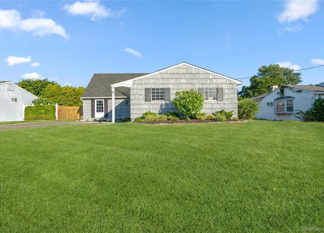 Property at 117 Stuyvesant Dr, Port Jefferson Station, NY 11776, 4 beds, 2.5 baths