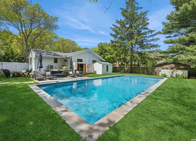 Property at 40 Stoney Hill Rd, Sag Harbor, NY 11963, 3 beds, 2 baths