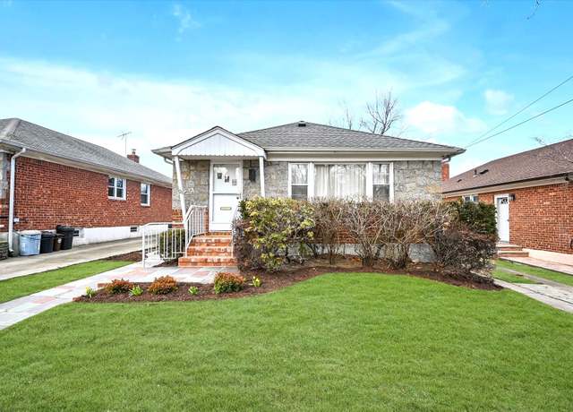 Property at 262-21 60 Rd, Little Neck, NY 11362, 3 beds, 2 baths