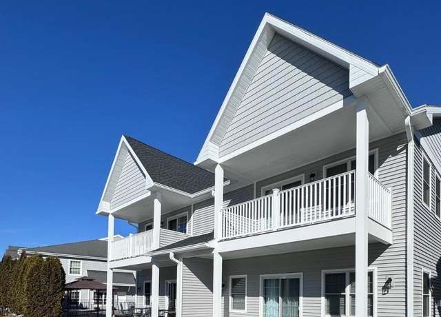 Property at 33 Marina Dr, Catskill, NY 12414, 3 beds, 2.5 baths