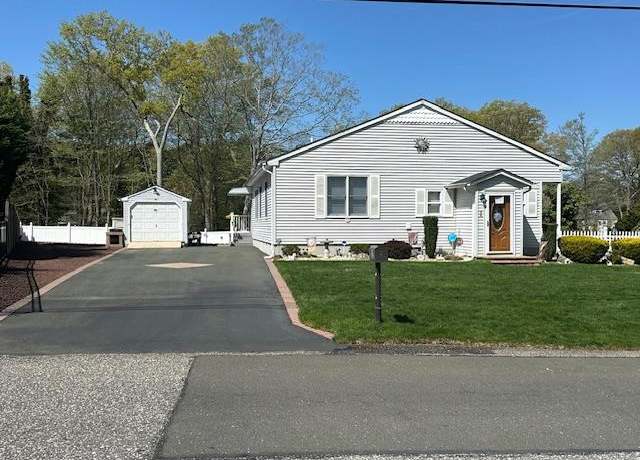 Property at 28 Cleary Rd, Lake Ronkonkoma, NY 11779, 3 beds, 2 baths