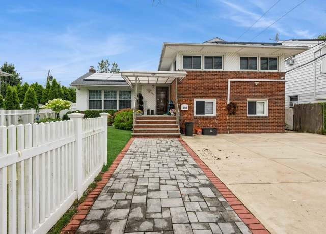 Property at 794 Merrick Ave, East Meadow, NY 11554, 5 beds, 3 baths