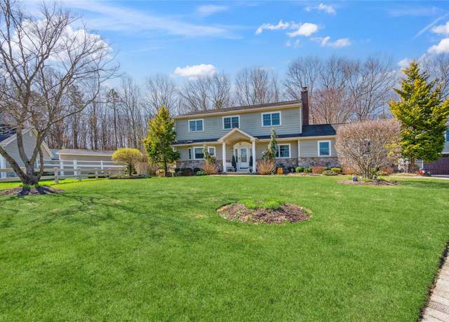 Property at 8 Beverly Ct, Farmingville, NY 11738, 4 beds, 2.5 baths