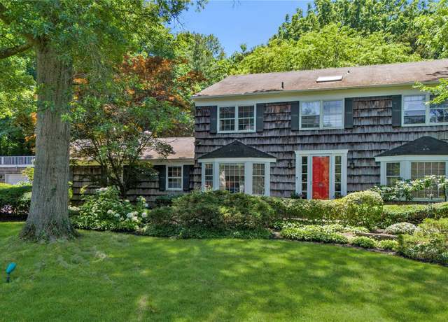 Property at 26 Rolling Dr, Brookville, NY 11545, 5 beds, 3.5 baths