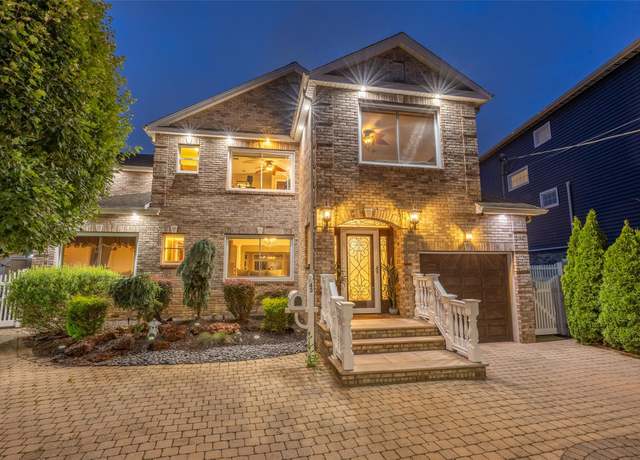 Property at 43 Seabreeze Rd, Massapequa, NY 11758, 4 beds, 2.5 baths