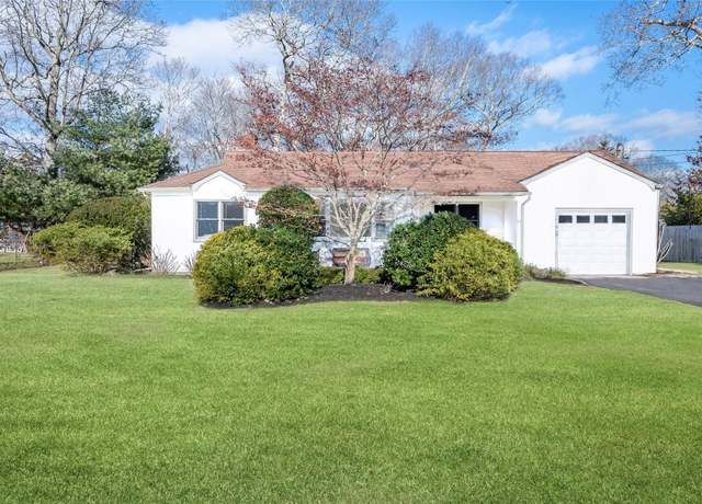 Property at 25 Lynncliff Rd, Hampton Bays, NY 11946, 3 beds, 2.5 baths