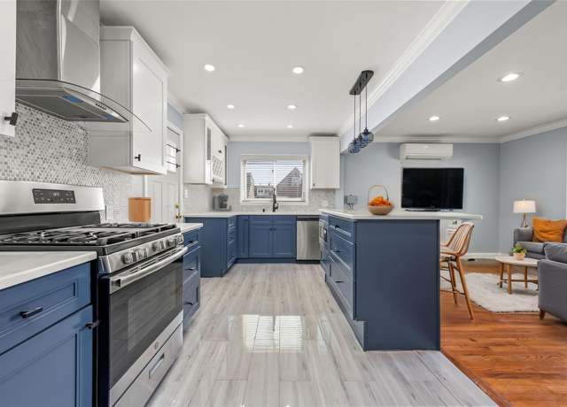 Property at 132-55 154th St, Jamaica, NY 11434, 5 beds, 3 baths