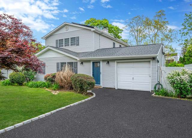 Property at 16 King St, Port Jefferson Station, NY 11776, 5 beds, 2 baths